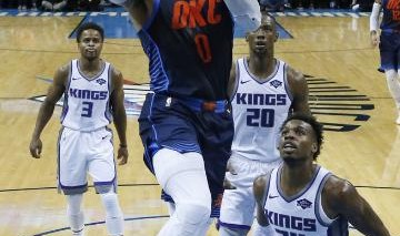 国王主场不敌雷霆遭遇三连败  