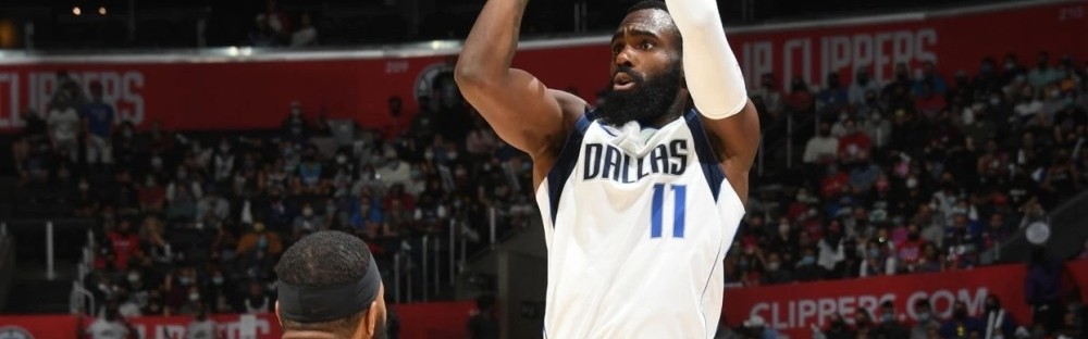  东契奇末节爆发独行侠客场力克凯尔特人止连败  